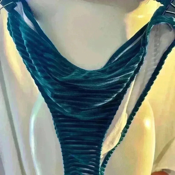 Velour Bikini - Picture 4 of 9